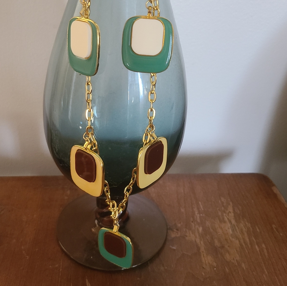Low hanging statement Necklace Green Brown